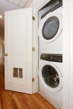 454 E 8th St, Unit 3 in Boston, MA - Foto de edificio - Building Photo