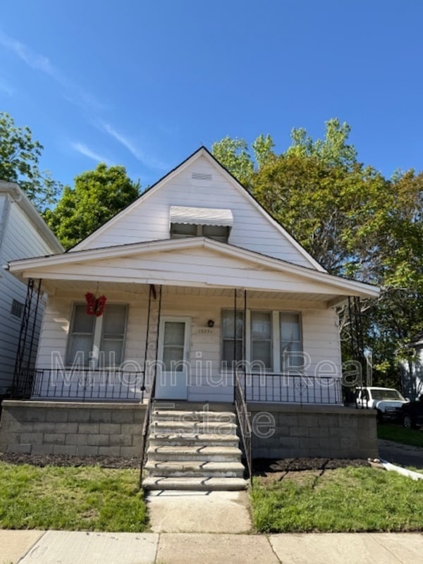 property at 15251 Maplewood Ave