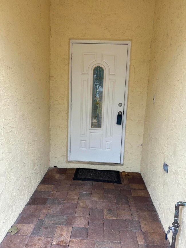 12577 Westhampton Cir in Wellington, FL - Building Photo - Building Photo