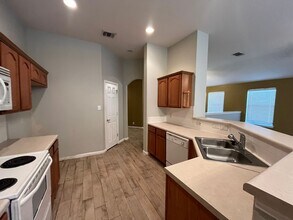 7234 Autumn Acres in Converse, TX - Building Photo - Building Photo