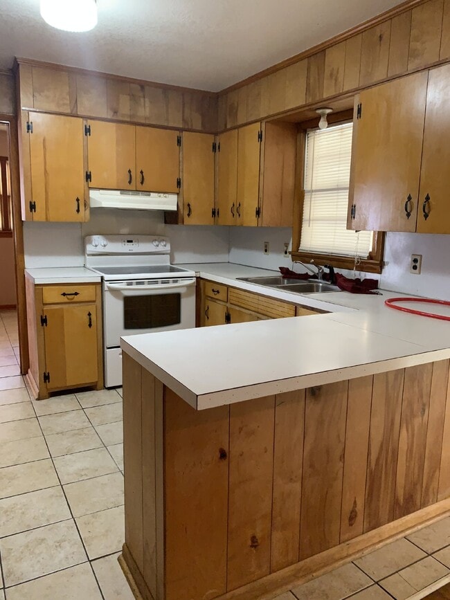 908 Twin Oaks Ave in Jonesboro, AR - Building Photo - Building Photo