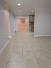 3011 N 74th Way in Hollywood, FL - Foto de edificio - Building Photo