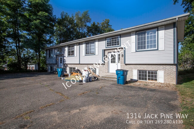 1314 Jack Pine Way in Kalamazoo, MI - Building Photo - Building Photo
