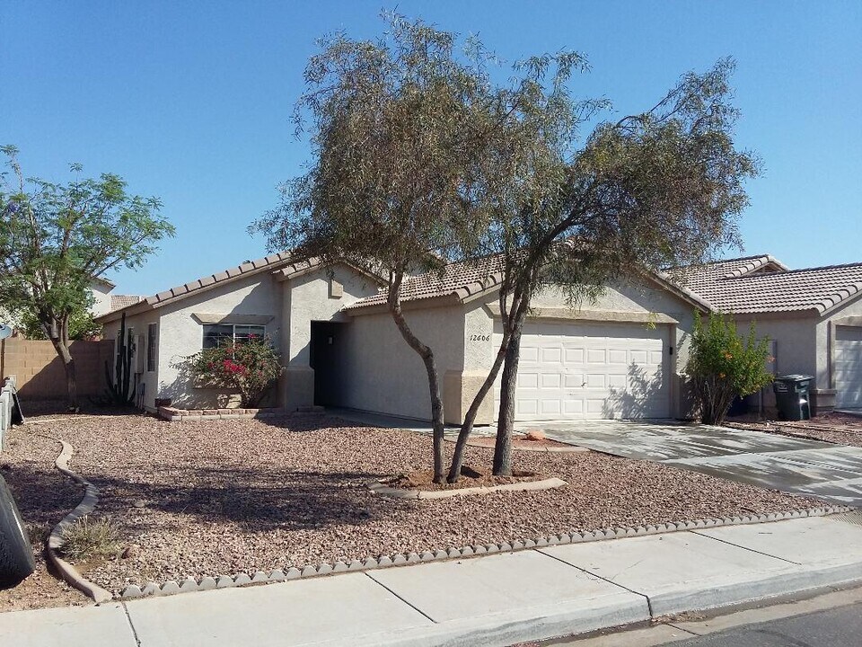 12606 W Myer Ln in El Mirage, AZ - Building Photo