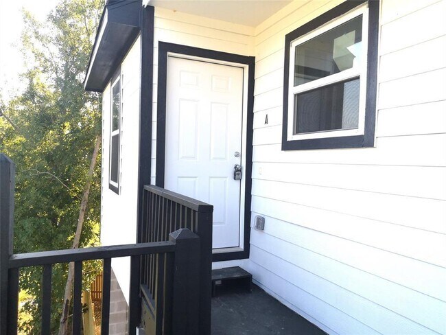 618 Maple Way, Unit A in Houston, TX - Building Photo - Building Photo