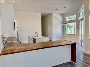 5865 NW 125th Ave in Coral Springs, FL - Building Photo - Building Photo