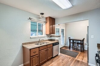 921 Dakin St in Denver, CO - Building Photo - Building Photo