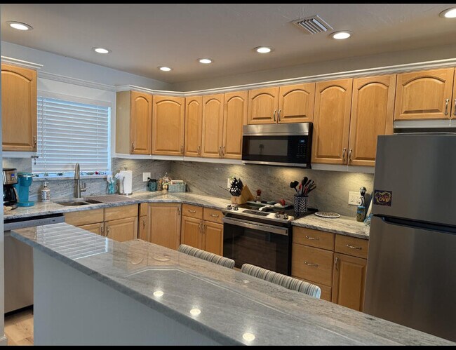236 Castlewood Dr in North Palm Beach, FL - Foto de edificio - Building Photo