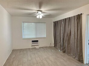 2400 NE 4th St in Pompano Beach, FL - Building Photo - Building Photo