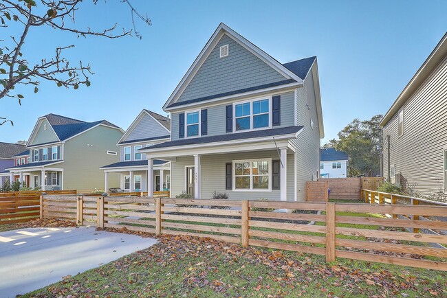 4985 Chateau Ave in North Charleston, SC - Foto de edificio - Building Photo