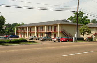 Hallmark Gardens in Jackson, MS - Building Photo - Building Photo