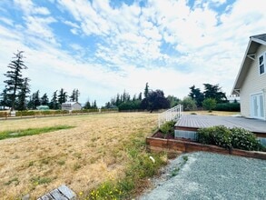 12515 Persons Rd in Bow, WA - Building Photo - Building Photo