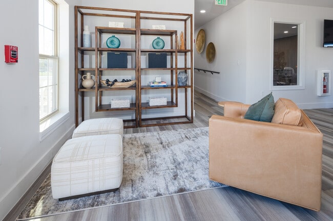 Evergreen in Merrillville, IN - Foto de edificio - Building Photo