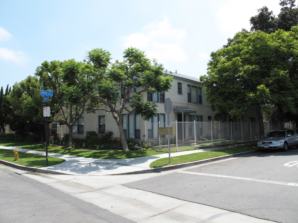 4504-4506 Banner Dr in Long Beach, CA - Foto de edificio