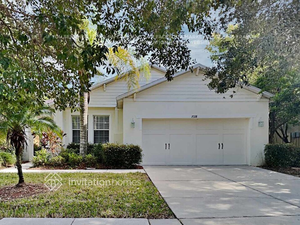 7118 Bridgeview Dr in Wesley Chapel, FL - Building Photo