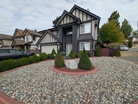 33495 Abercrombie Pl in Mission, BC - Building Photo
