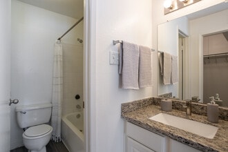 7100 Almeda in Houston, TX - Building Photo - Building Photo