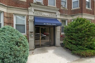110 Warren St in Boston, MA - Building Photo
