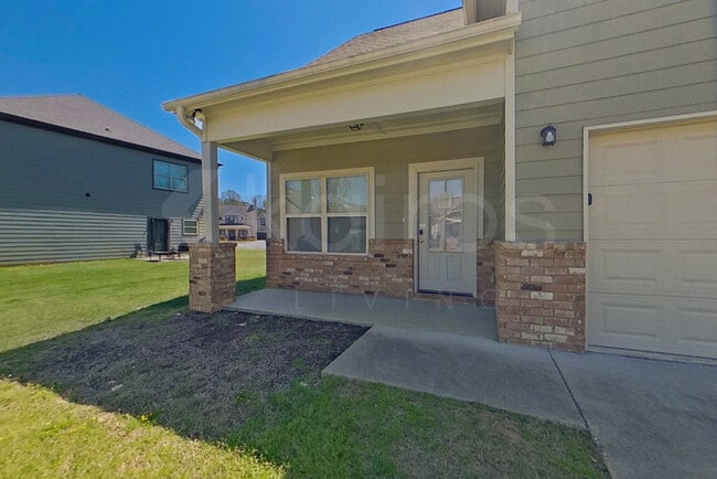 105 Robin St in Calera, AL - Foto de edificio - Building Photo