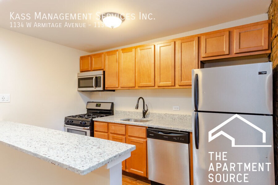 1132 W Armitage Ave, Unit 3A in Chicago, IL - Building Photo