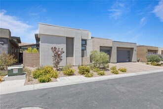 10927 White Clay Dr in Las Vegas, NV - Building Photo - Building Photo