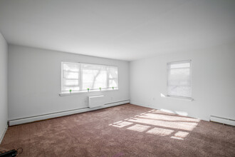 Patricia Court Apartments in Lansdowne, PA - Building Photo - Interior Photo