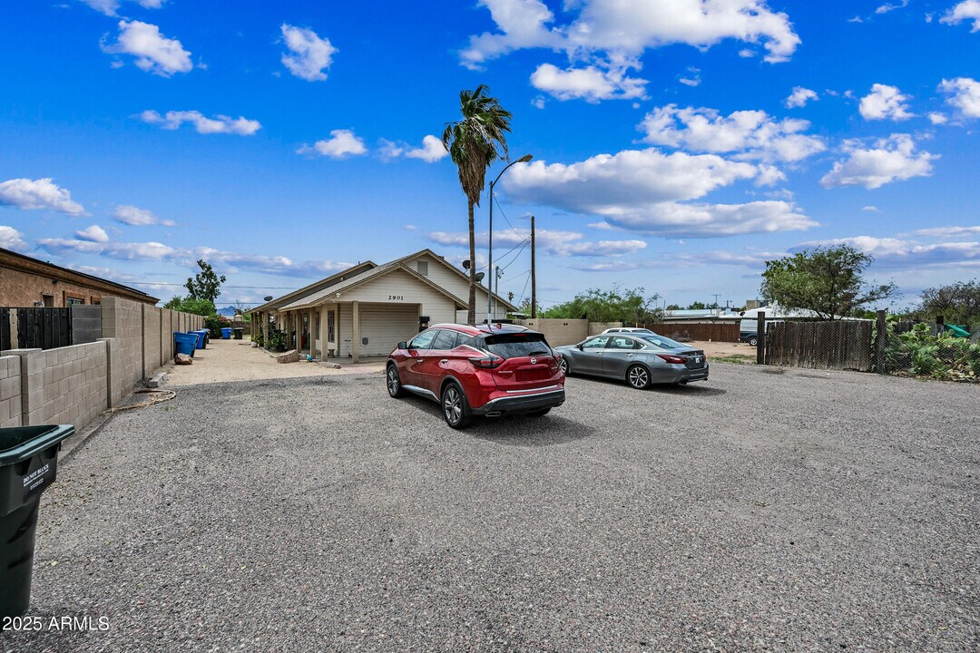 2901 E Campo Bello Dr in Phoenix, AZ - Building Photo