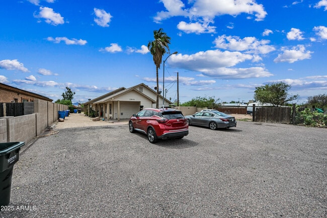 property at 2901 E Campo Bello Dr