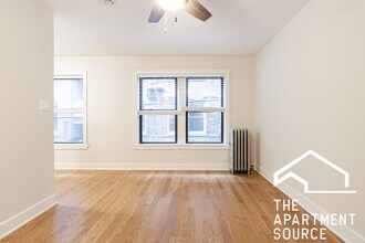 516 W Cornelia Ave in Chicago, IL - Foto de edificio - Building Photo