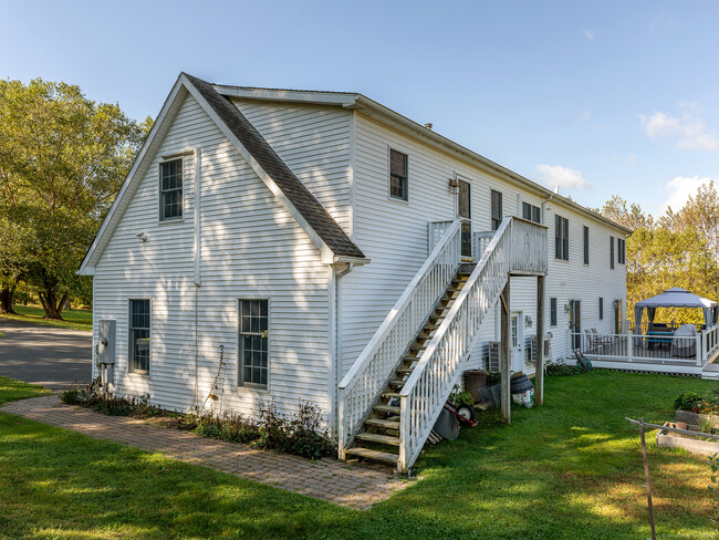 54 Scofield Hill Rd in Washington, CT - Building Photo - Building Photo