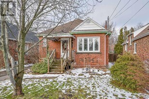 46 E 36th St in Hamilton, ON - Building Photo