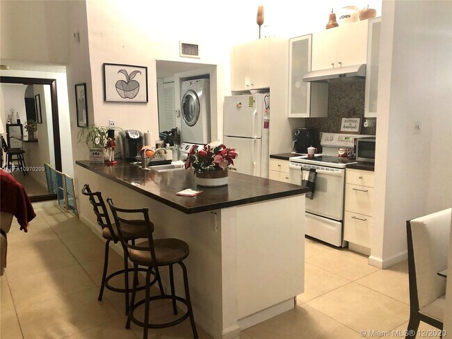 10521 SW 157th Pl-Unit -202 in Miami, FL - Building Photo - Building Photo