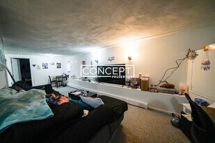 24 St Cyprians Pl, Unit 1R in Boston, MA - Building Photo