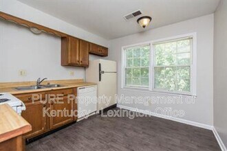3736 Camelot Dr in Lexington, KY - Building Photo - Building Photo