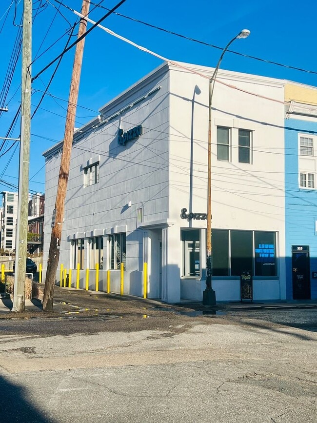 property at 308 N Laurel St