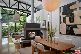 8735 Dorrington Ave in West Hollywood, CA - Building Photo - Building Photo