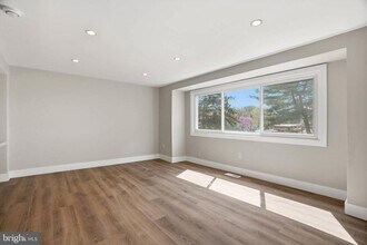 9419 Merryrest Rd in Columbia, MD - Building Photo - Building Photo