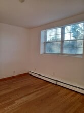 8 Tara Dr, Unit 2 in Weymouth, MA - Building Photo - Building Photo