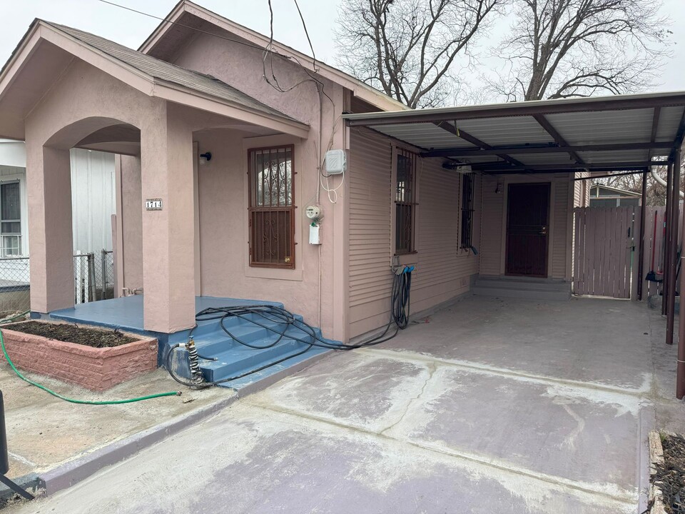 1714 San Fernando St in San Antonio, TX - Building Photo