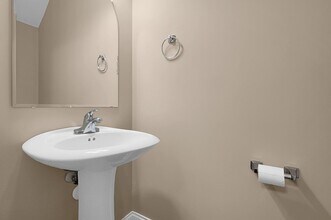 5527 Albany Terrace Way in Westerville, OH - Foto de edificio - Building Photo