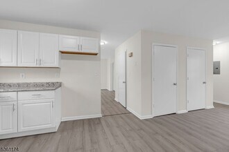477 Lewis St in Franklin Township, NJ - Building Photo - Building Photo
