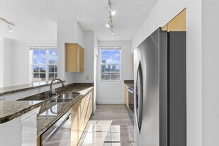 616 Clearwater Park Rd in West Palm Beach, FL - Building Photo