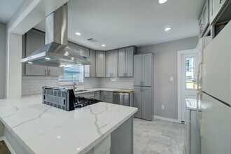 17 Estelle St in Houston, TX - Foto de edificio - Building Photo