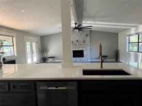 105 Southern Spur in Horseshoe Bay, TX - Building Photo - Building Photo
