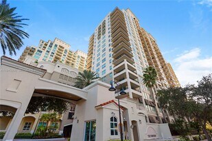 610 W Las Olas Blvd, Unit 513N in Fort Lauderdale, FL - Building Photo