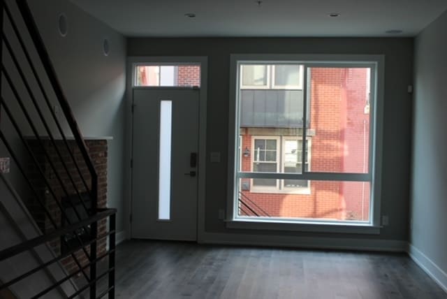 1227 N Myrtlewood St in Philadelphia, PA - Foto de edificio - Building Photo