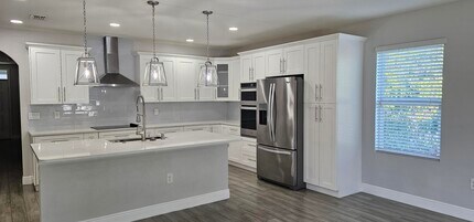 1402 SW Bargello Ave in Port St. Lucie, FL - Building Photo - Building Photo