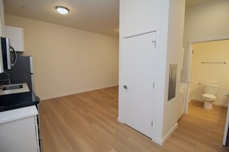 1111 SE Tenino St in Portland, OR - Building Photo - Building Photo