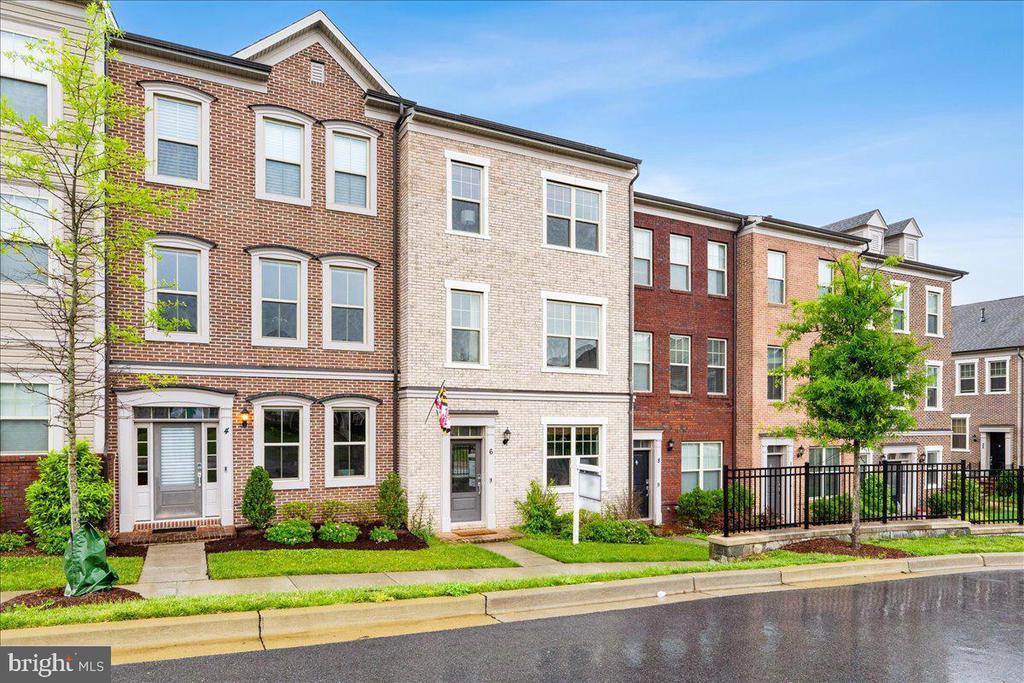 6 Painted Lady Way in Clarksburg, MD - Building Photo