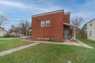 3338 Maize Rd in Columbus, OH - Foto de edificio - Building Photo